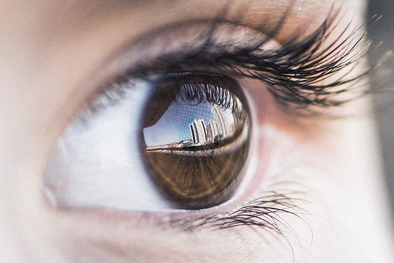 How Far Can The Human Eye See 